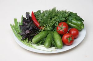Список ингредиентов для салата на зиму из огурцов, перца и лука