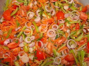 Процесс приготовления салата