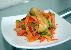 Кабачковый салат по корейски