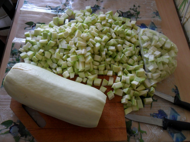 Подготовка кабачков для салата на зиму
