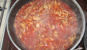 Как сделать грибы в томатном соусе