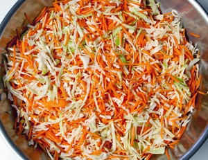 Тушим солянку - готовим вкусные салаты на зиму