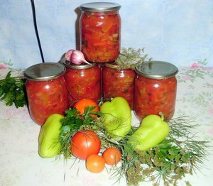 Способы приготовления салатов из болгарского перца на зиму