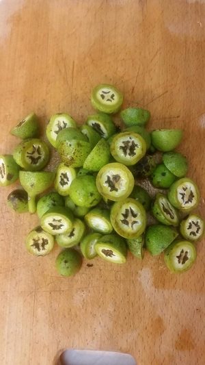 Зеленые орехи