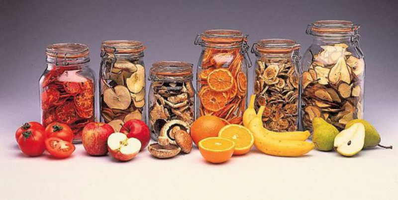 Сушеные фрукты: полезные свойства, как заготовить на зиму из свежих плодов  и ягод