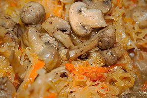 Солянка с грибами и капустой 