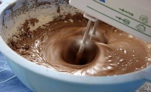 Приготовление шоколадно-малинового брауни