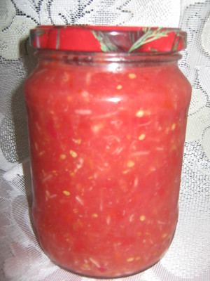 Хреновина с помидорами и чесноком 