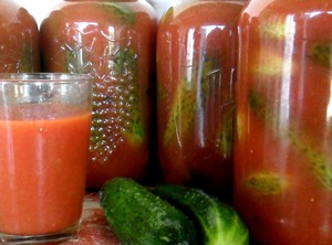 Огурцы с острой томатной заливкой - рецепт на зиму