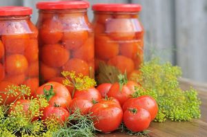 Простой способ засолки помидоров в желатине