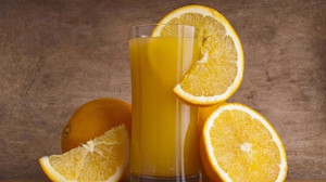  Сок из 2 апельсинов в домашних условиях